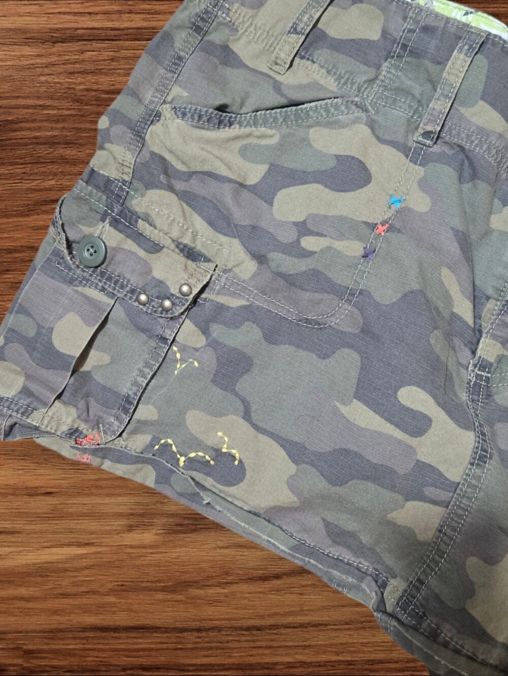 Old Navy Camo Green Cargo Embroidered Ultra Low Rise Mini Skirt NWT - Picture 2 of 5